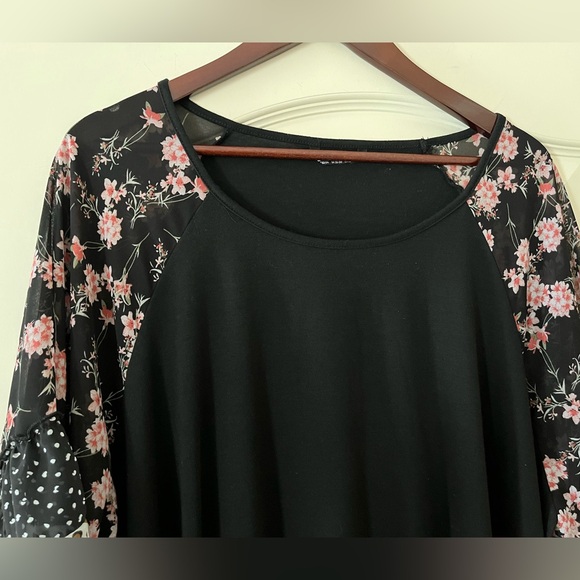 Bloomchic Black with Bell Sleeves Mid/Length Dress women’s size 3X - Picture 7 of 14